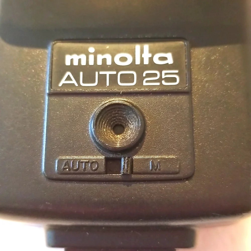 CAMERA EQUIPMENT:Minolta 35 MM Flash
